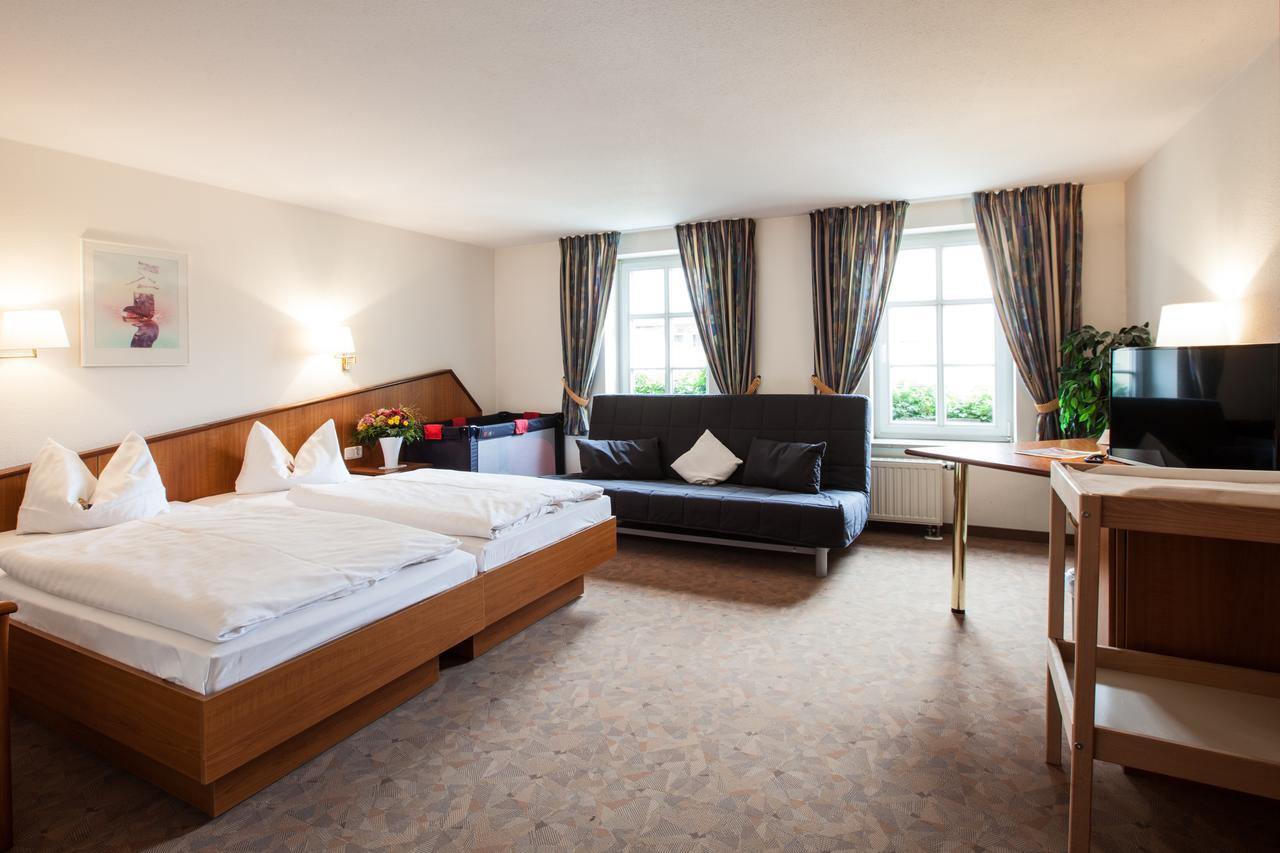 Hotel Reussischer Hof Schmölln Exteriör bild