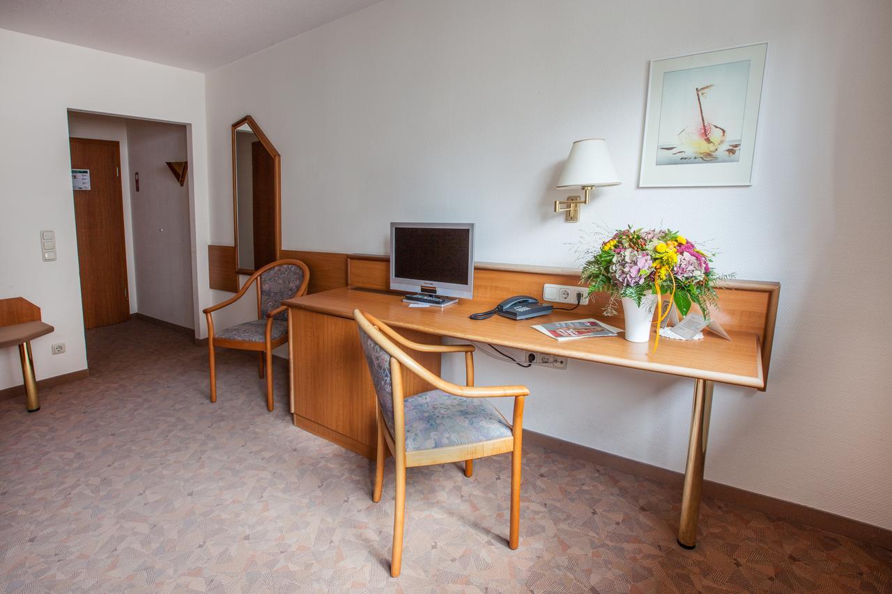 Hotel Reussischer Hof Schmölln Exteriör bild